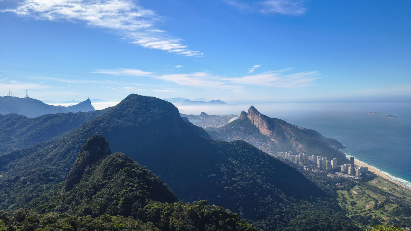 Vista panorâmica da Pedra Bonita para São Conrado e Pedra da Gávea